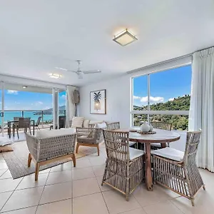 Apartment Three B Airlie 2 Bedroom Unit Seaviews & Pool, Airlie Beach